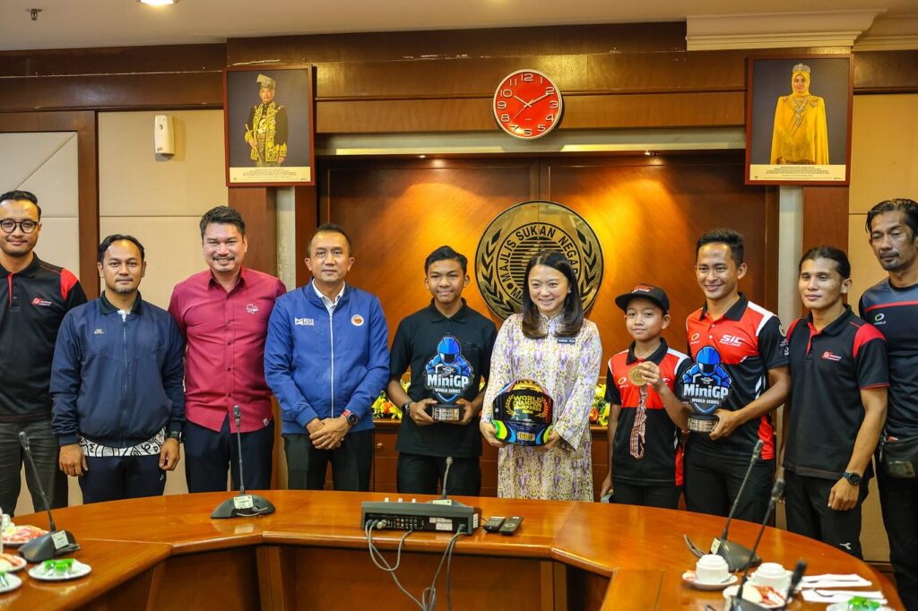 Qabil Irfan mengunjungi Menteri Belia dan Sukan, Hannah Yeoh.