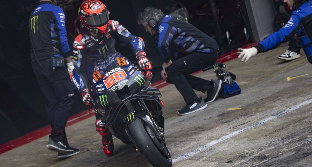 Yamaha terpaksa bergelut dalam aksi pembukaan